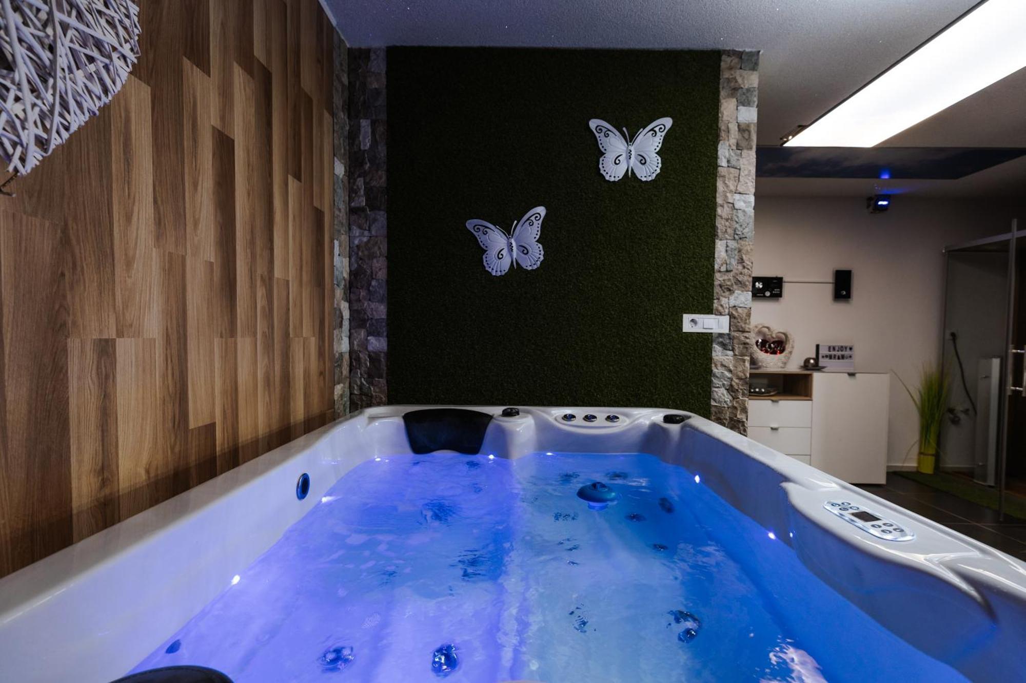 Tanja S Holiday Home In Nature With Sauna And Hot Tub Gorica pri Slivnici ภายนอก รูปภาพ